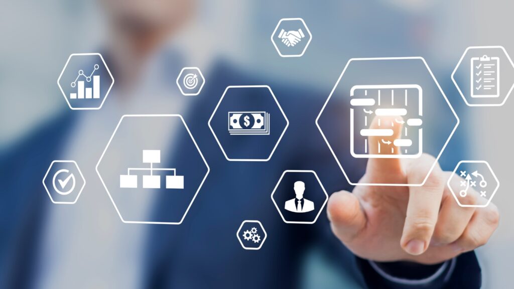 プロジェクト・マネジメントのツールやスキルのコンセプトと、計画、スケジュール、作業構成、品質、リスク、予算などのアイコンについて、プロのマネジャーが触れる。