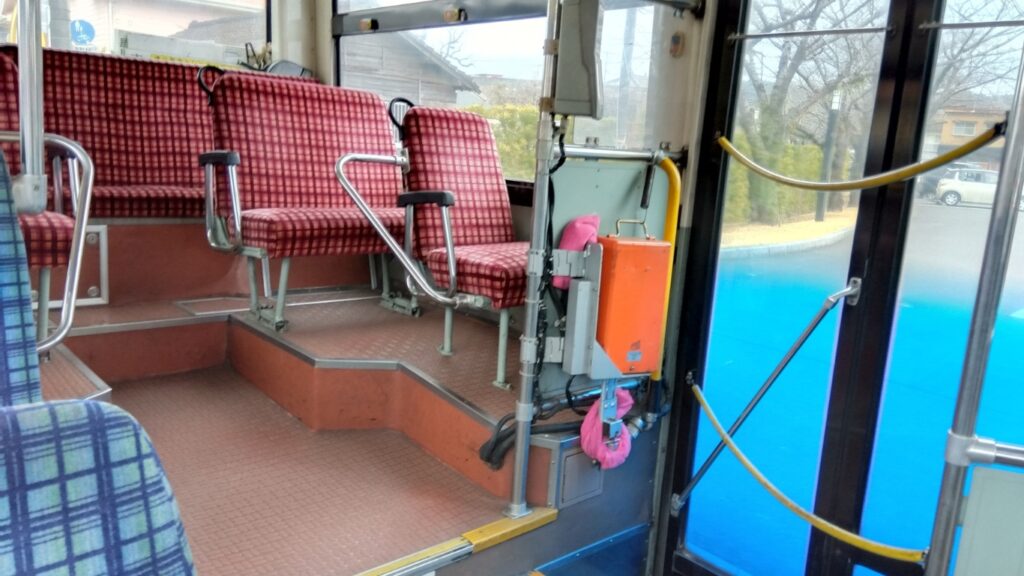 路線バス車内