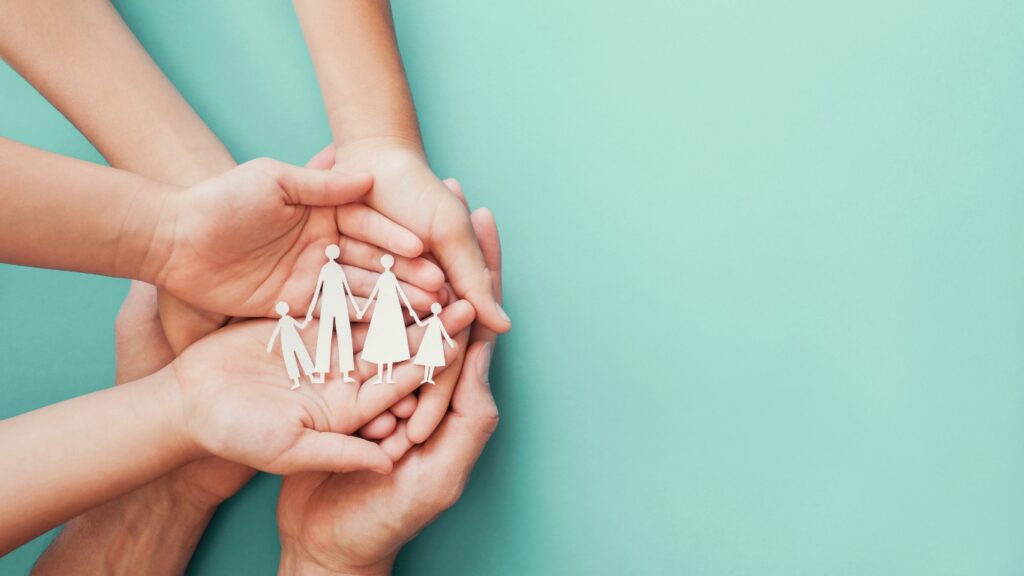 家族のイメージ　重ねる手