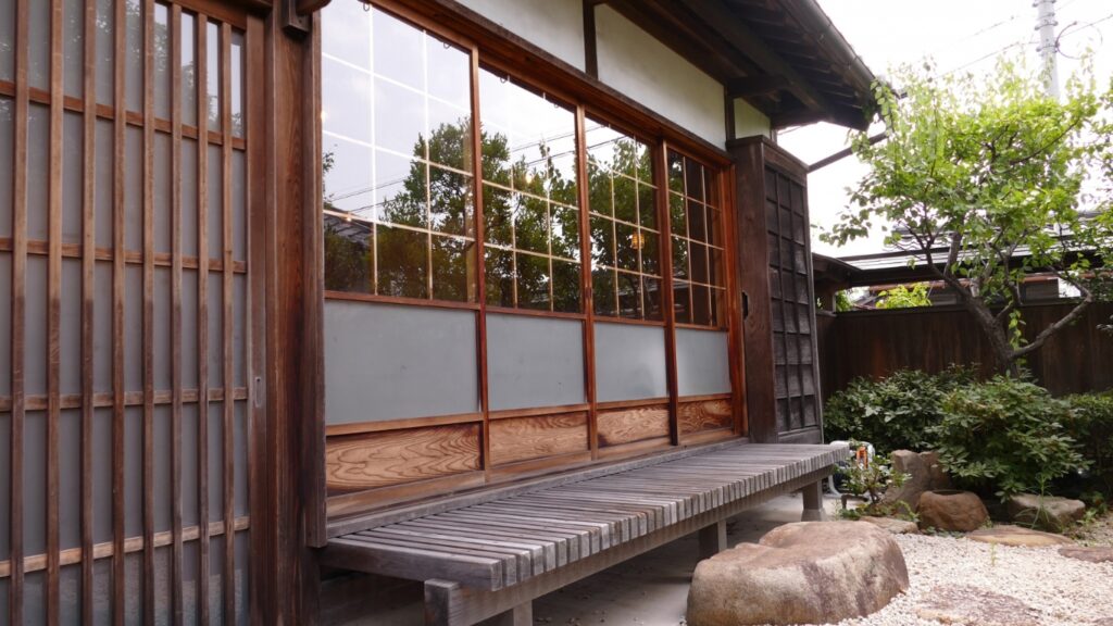 日本家屋の縁側