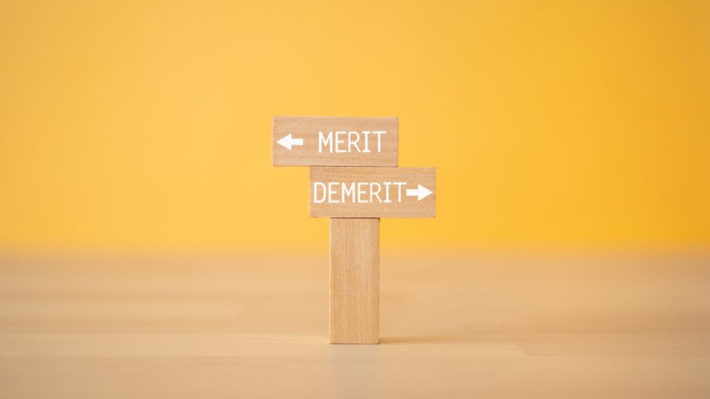 メリットデメリットの矢印