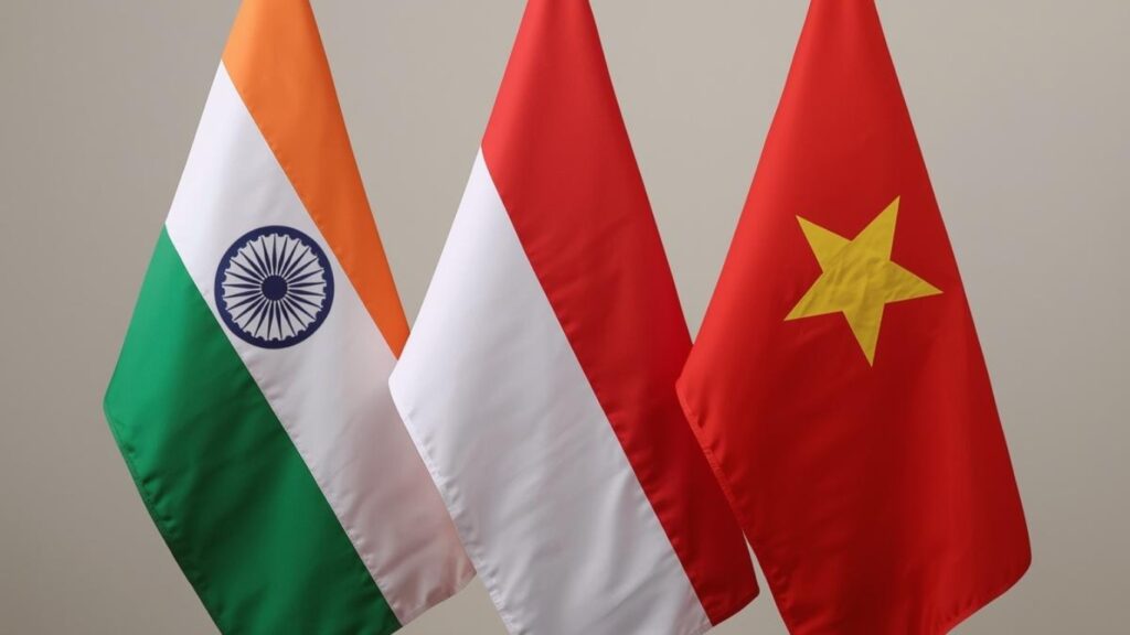 インド・インドネシア・ベトナムの国旗